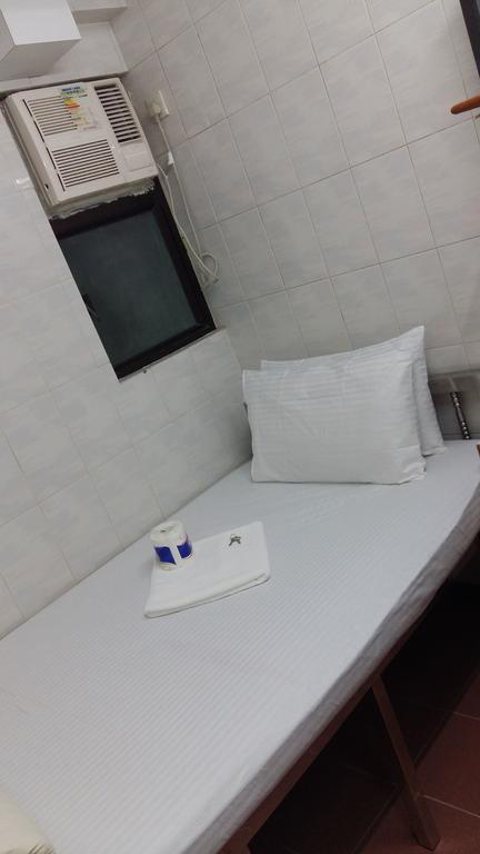 New Yan Yan Guest House Reception 9Th Floor Flat E4 E6 Hong Kong Ngoại thất bức ảnh
